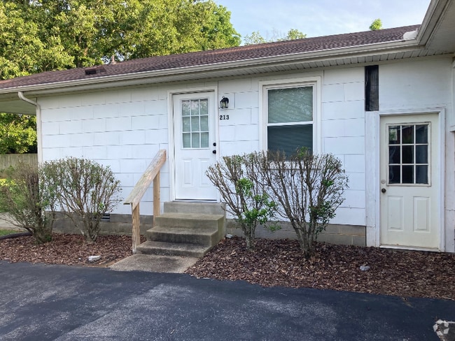 Building Photo - 213 S Baird Ln Rental