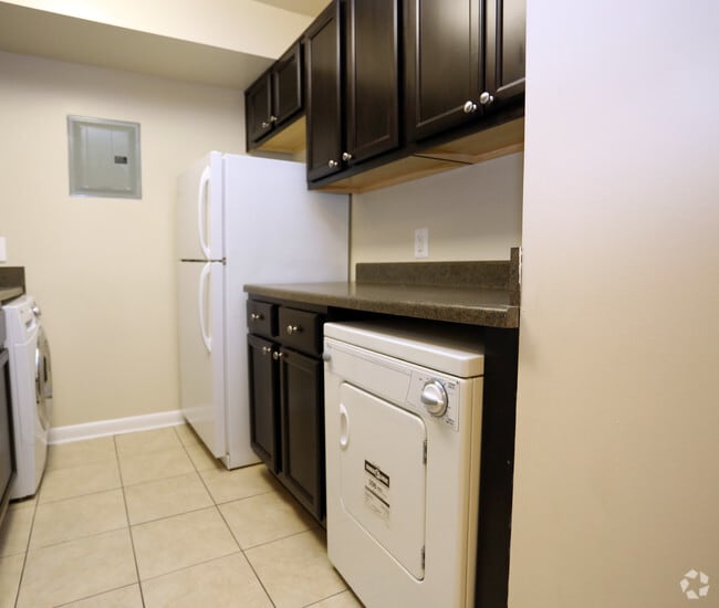 Hilltop Apartments For Rent in New Carrollton, MD