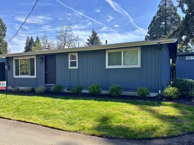 Building Photo - Lanson01 Unit 1361