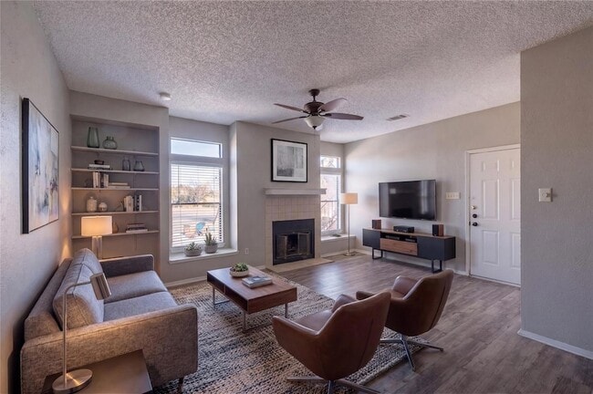 Building Photo - 5305 Indio Dr Unit B