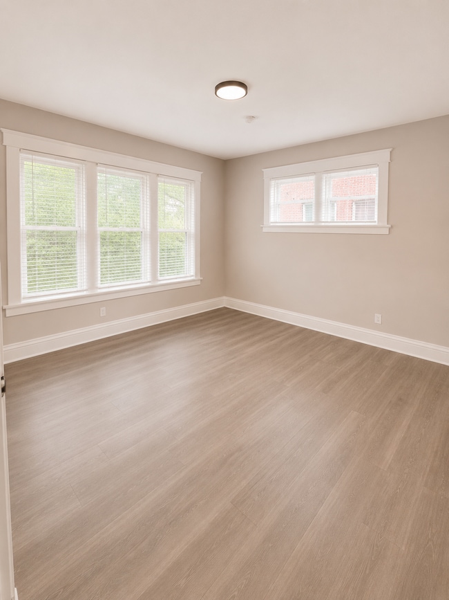 Photo - 5335 Bancroft Ave Unidad 5335 2W Bancroft Ave