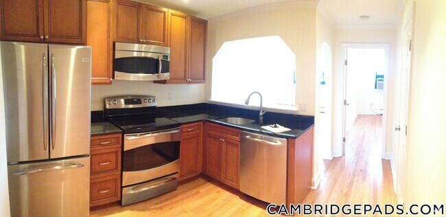 Building Photo - 60 Brattle St Rental
