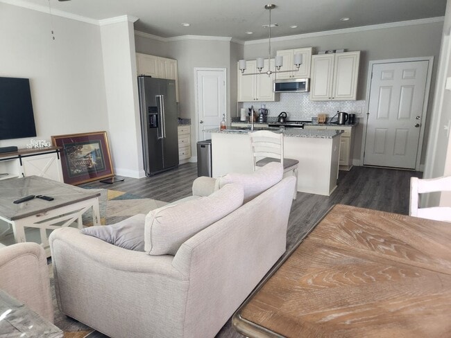 Photo - 302 Cashes Dr