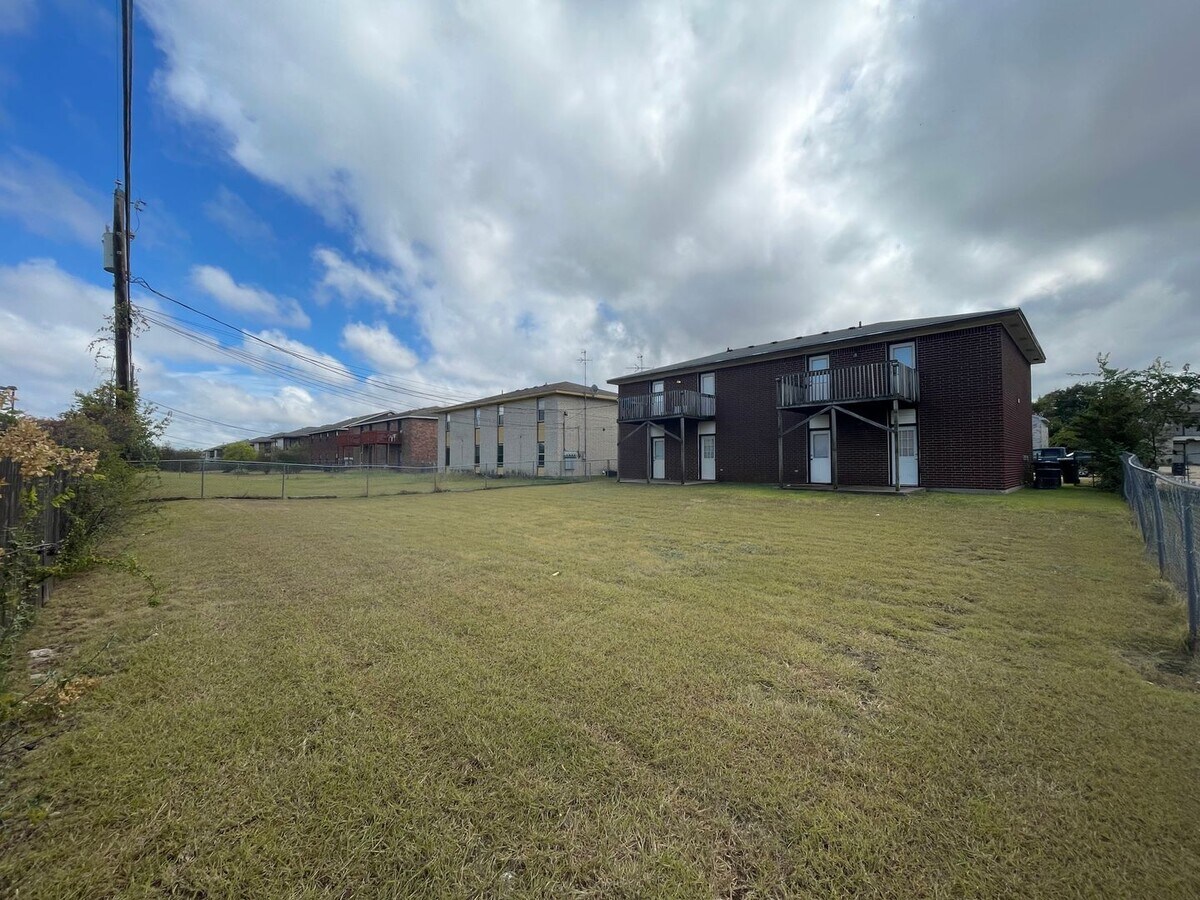 Photo - 1109 Circle M Dr Unit Apt C