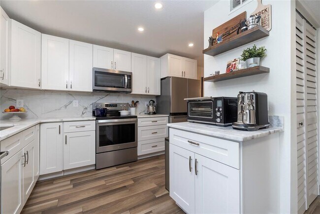 Photo - 1753 Belleair Forest Dr Unidad D3