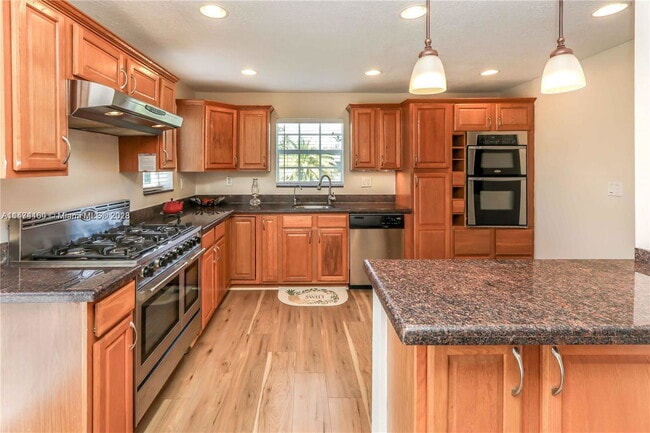 Photo - 1538 Funston St