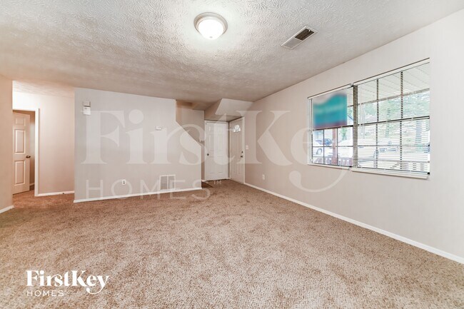 1010 Pine Tree Trail
