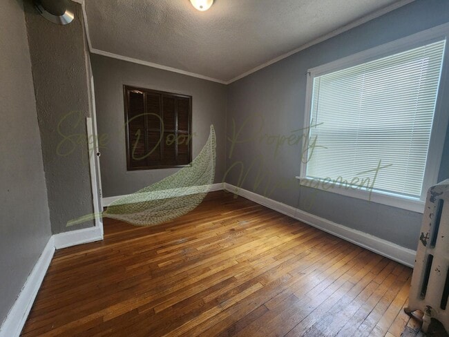 Photo - ORIGINAL HARDWOOD FLOORS! 1/2 MONTH OF FRE...