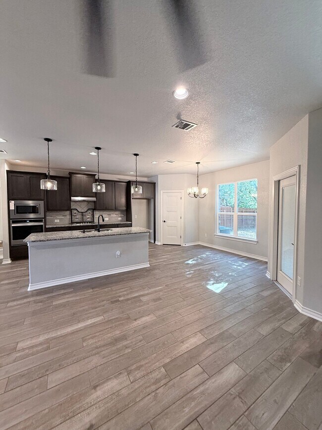 8803 Kallison Arbor