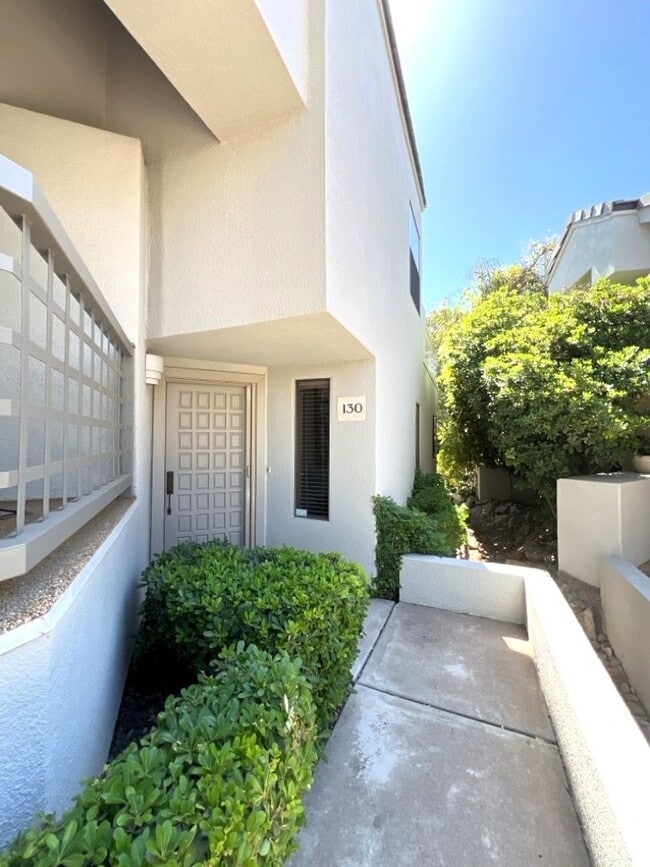 Photo - EXCLUSIVE 2 BEDROOM WATERFRONT CONDO IN GAINEY RANCH PAVILLIONS Unidad 130