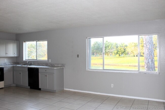 Photo - 1618 SE Elkhart Terrace