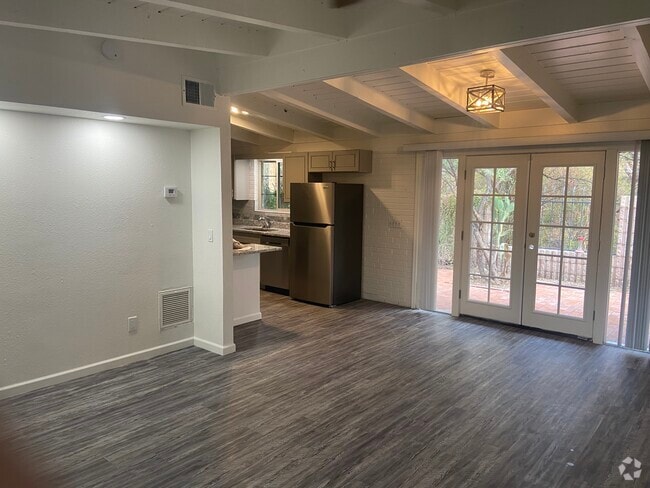Building Photo - 423 N Olsen Ave Unit 423 Rental