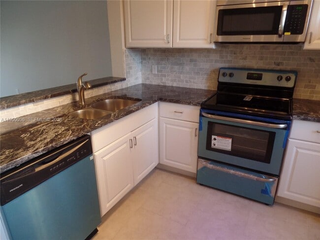 Photo - 5200 NW 31st Ave Unidad 175