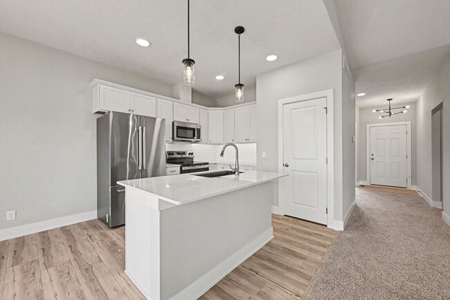 Photo - 6852 Portage Dr