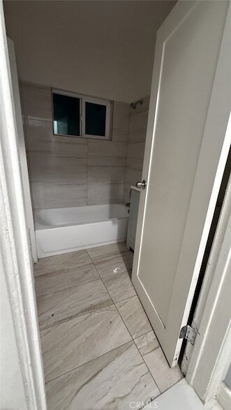 Photo - 260 W 9th St