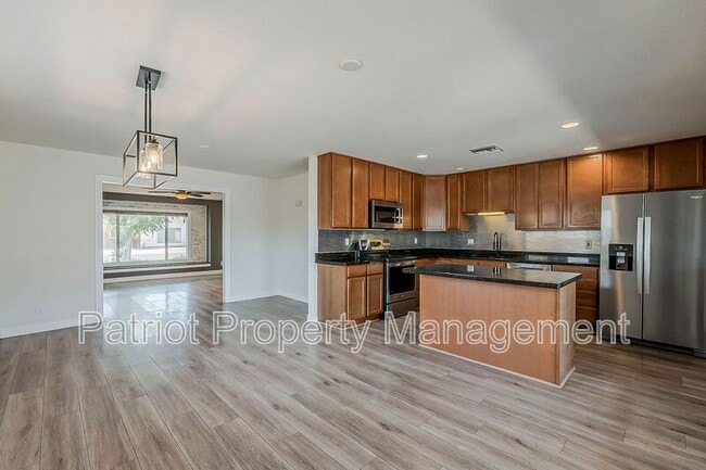 Photo - 3901 N 83rd St
