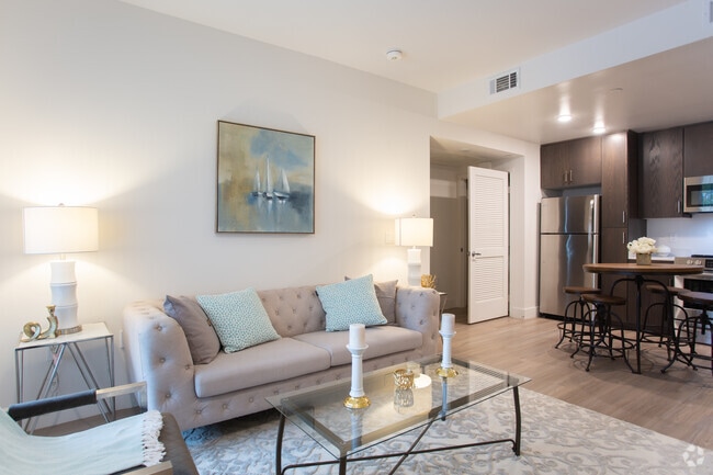 2HAB-2BA-866 ft² - The Villas at Channel Islands