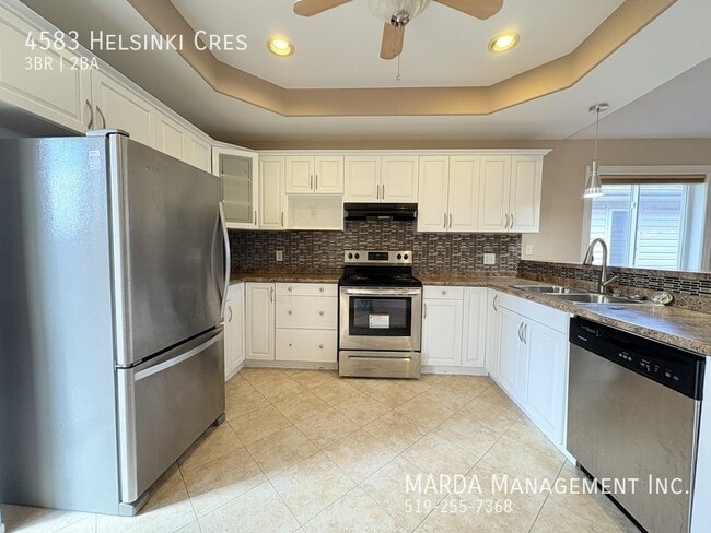 Photo - SPACIOUS 3+1 BED/2 BATH/2 KITCHEN HOUSE + UTILITIES
