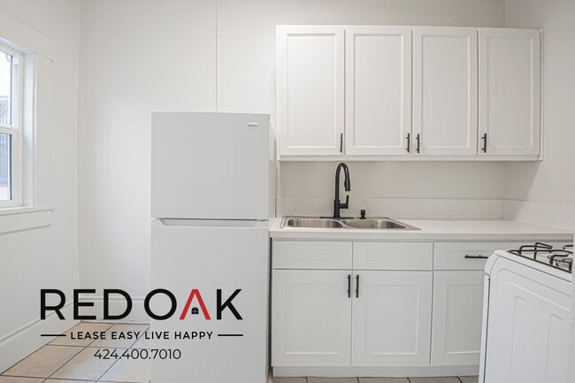 Photo - 816 S Park View St Unit 101