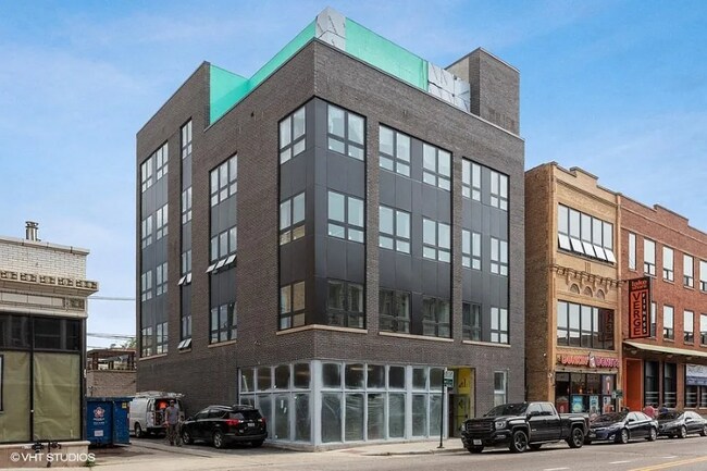 Building Photo - 1942 W North Ave Unit 501 Rental