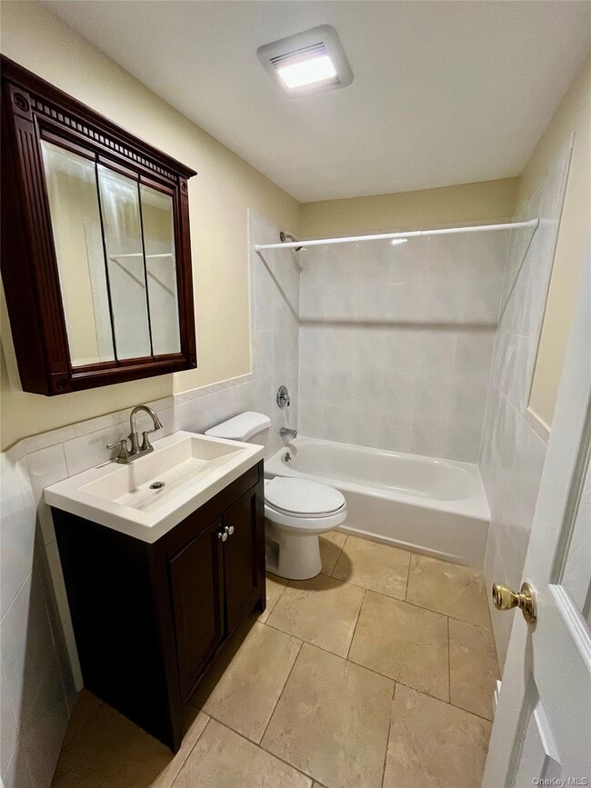 Photo - 41 Scudder Ave Unit 1st Floor Rear