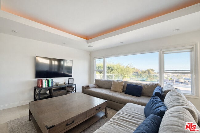 Photo - 1148 Las Pulgas Rd