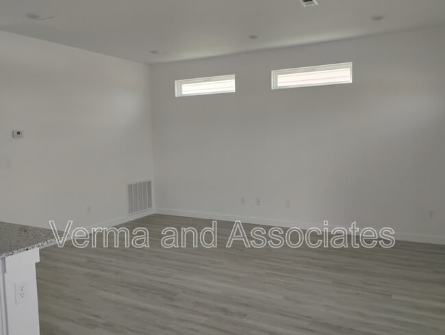 Photo - 841 Ventnor Ave