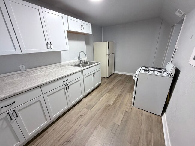 Photo - 217 S Dorman St Unidad Mad Capital - 217 S Dorman St Apt 2 Lower