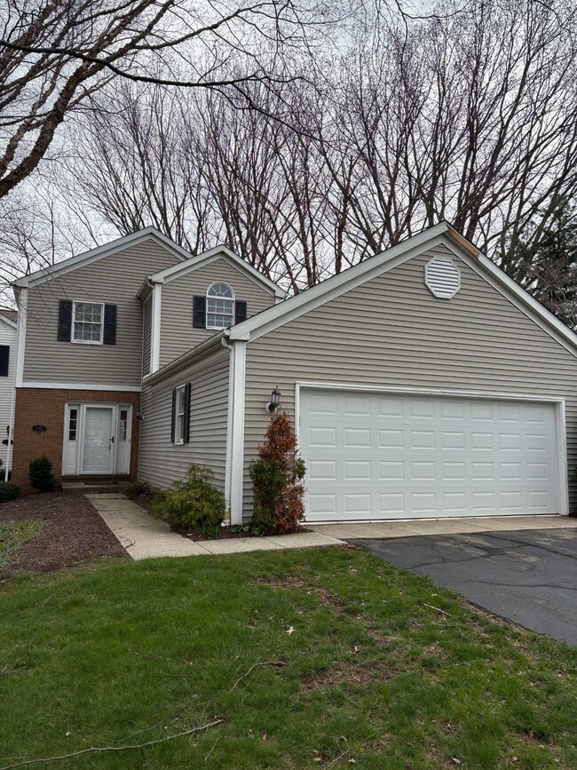 Building Photo - 1351 Top Rd