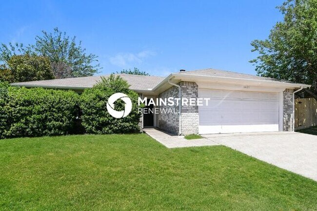 Building Photo - 4 Bedroom Pet-Friendly Home in Watauga, TX with Main Street Renewal