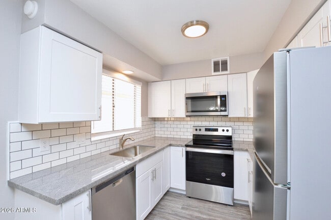 Photo - 645 N Arrowhead Dr Unit Apt 4