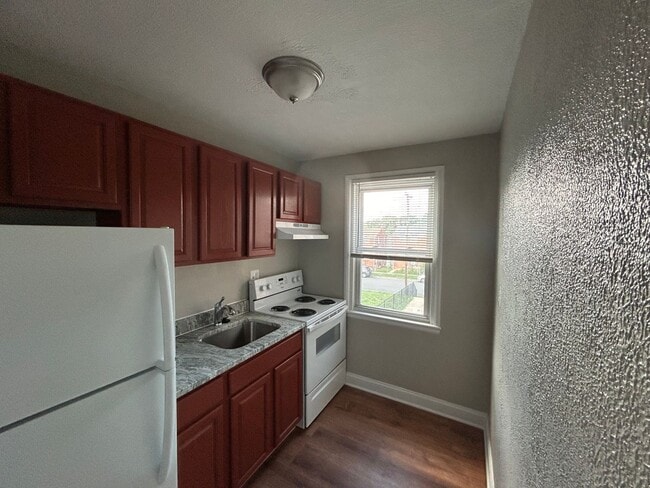 Photo - 449 Burbank St SE Unit 3