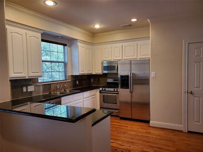 Photo - 326 Malone St