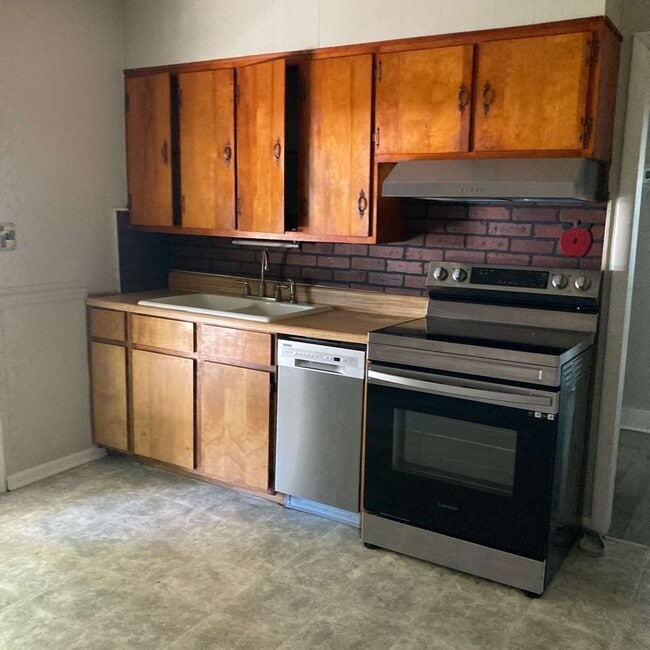 Photo - 2801 Faircourt St