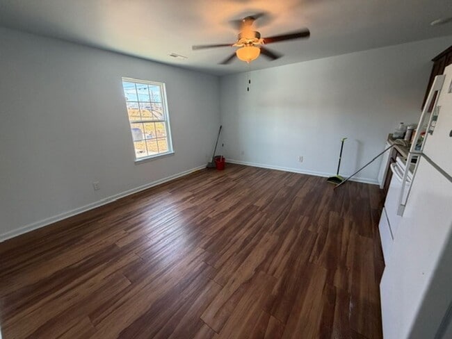 Photo - 3 Bedroom 2 Bathroom in a Tri-plex