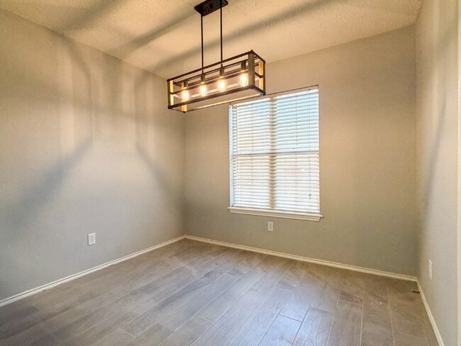 Photo - Charming 3/2/2 Located on a Cul-de-sac in South Lubbock.