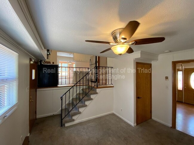 Photo - 926 Hilltop Blvd