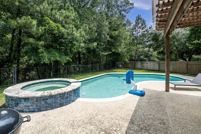 Photo - 11 Dahlia Trail Pl