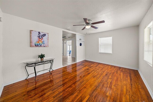 Photo - 4053 41st Ave N