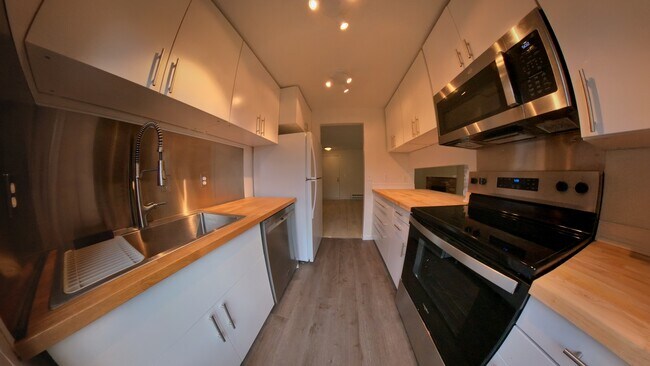 Kitchen - 12616 NE 118th St