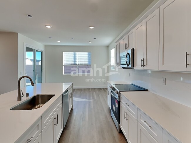 Photo - 8911 Dwarf Chin Ave