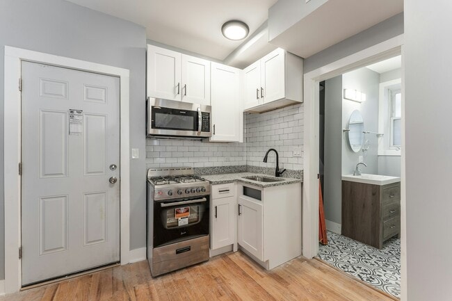 Photo - 1624 W Beach Ave Unit 1r