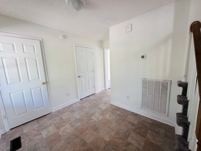 Photo - 3 Bedroom 2 Bath Duplex House