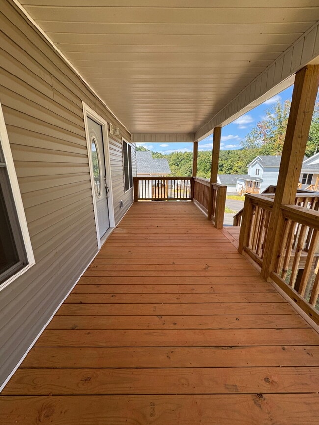 Building Photo - "Charming 3-Bed Retreat with Granite Touch... Rental