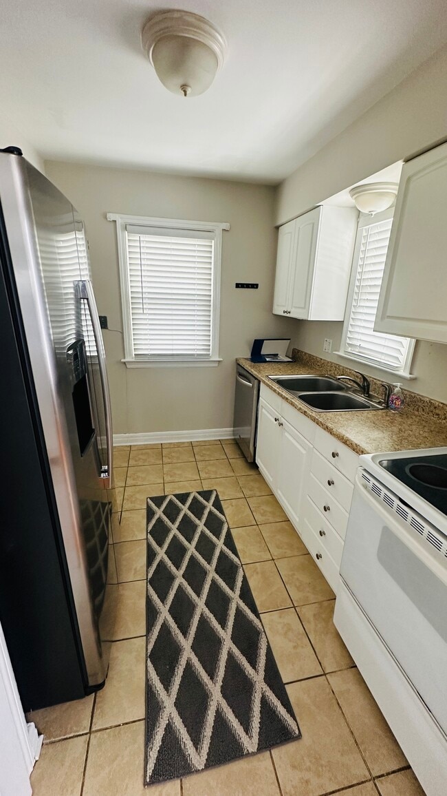 Photo - 19 Elmhurst Ave