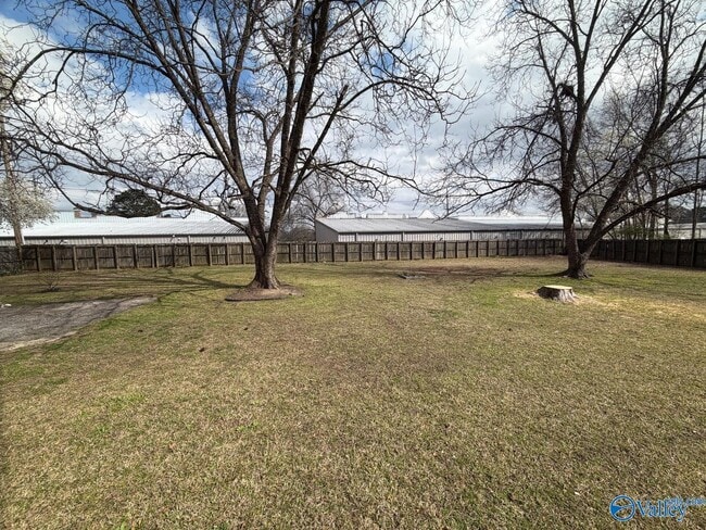 Photo - 756 Morris St SW