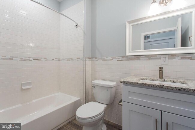 Building Photo - 1318 S Broad St Unit 2F Rental