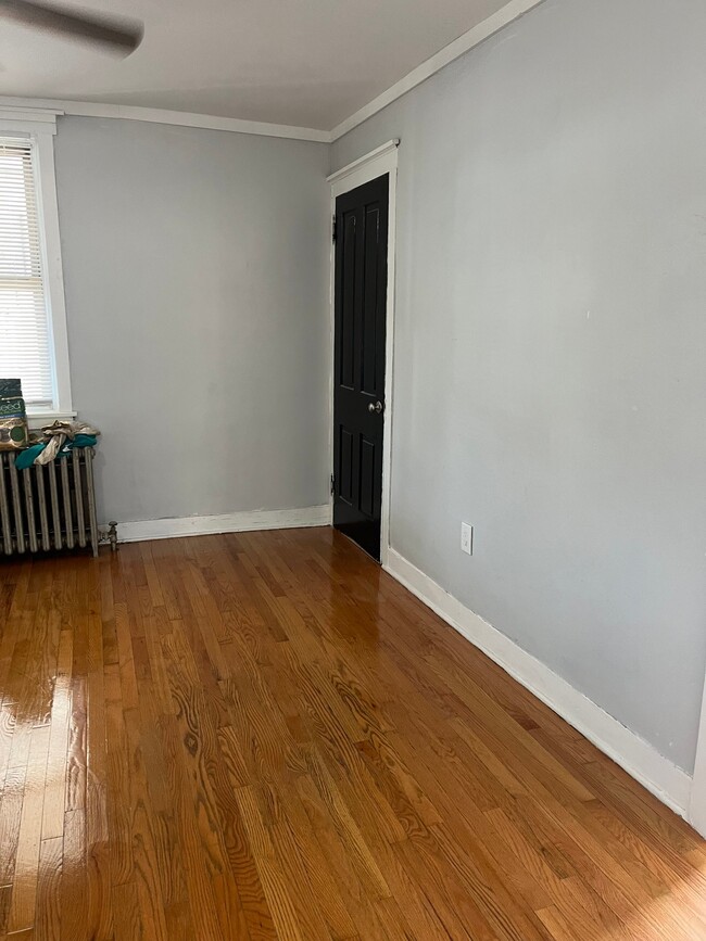 Photo - 110 N Barbara St