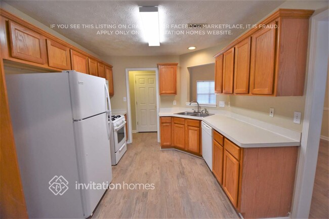 Photo - 190 Oakview Trce