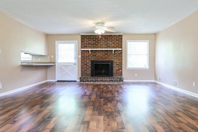 Photo - 2906 Elizabeth Ln